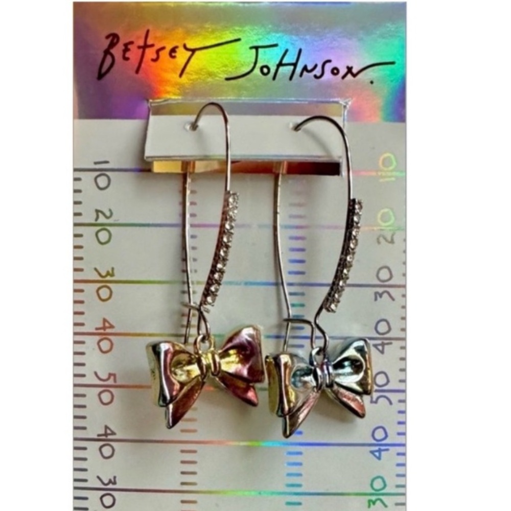NWT ⚜️🏈⚜️ Betsey Johnson Iridescent Football Bow‎ earrings